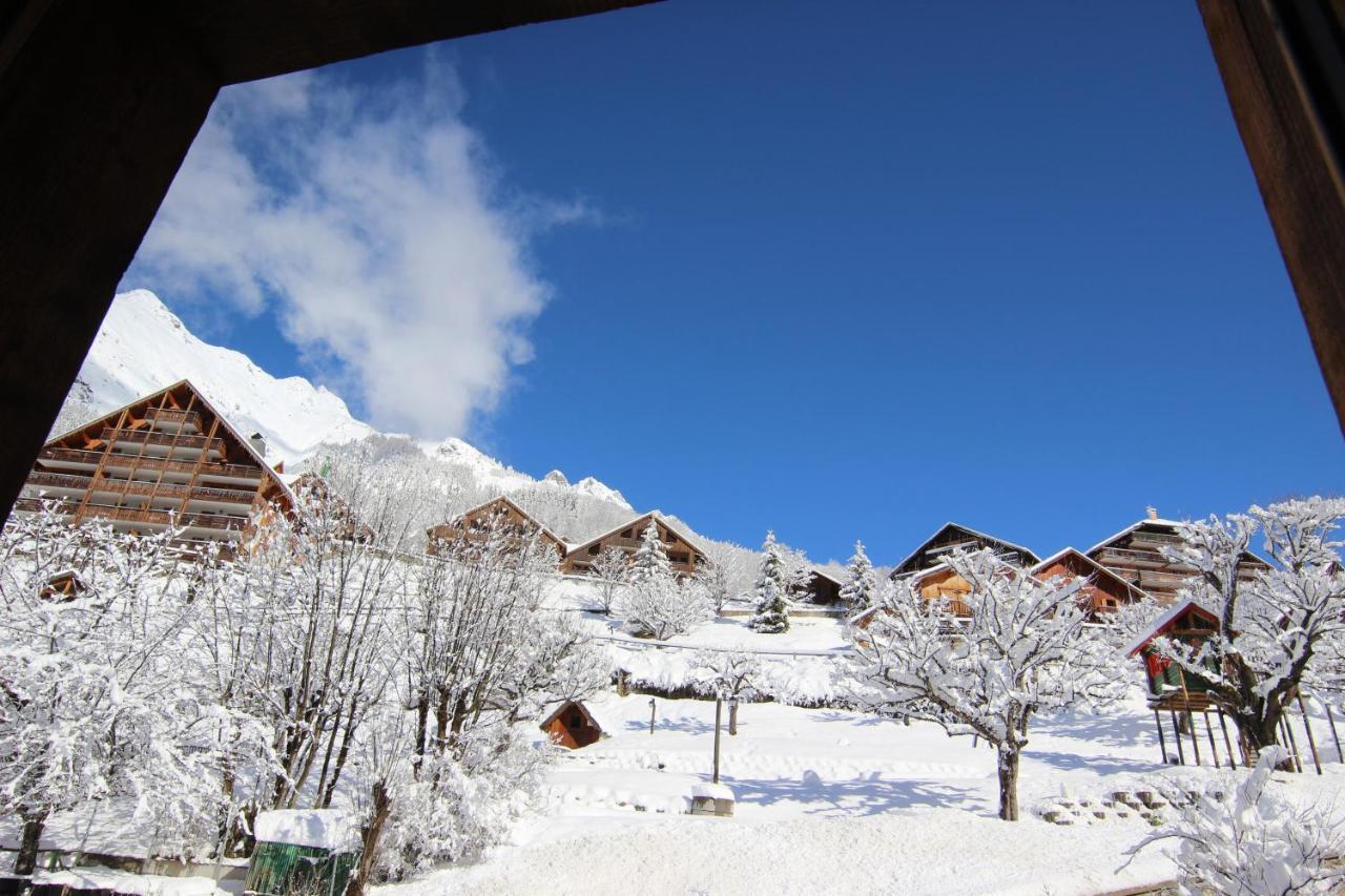 Hotel Le V De Vaujany Εξωτερικό φωτογραφία