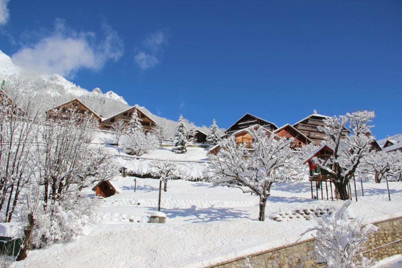 Hotel Le V De Vaujany Εξωτερικό φωτογραφία