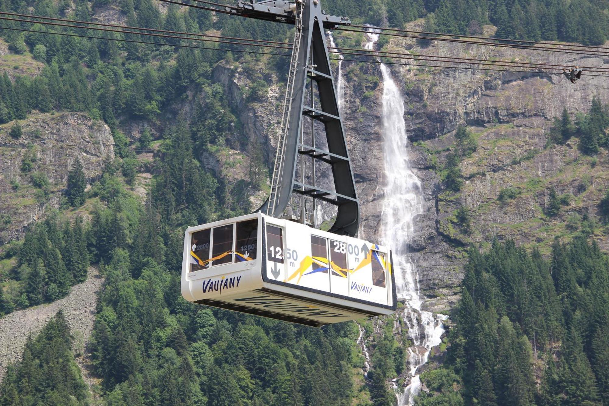 Hotel Le V De Vaujany Εξωτερικό φωτογραφία